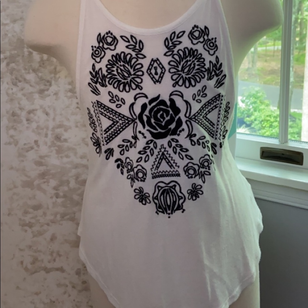 Kendal and Kylie Jenner tank top